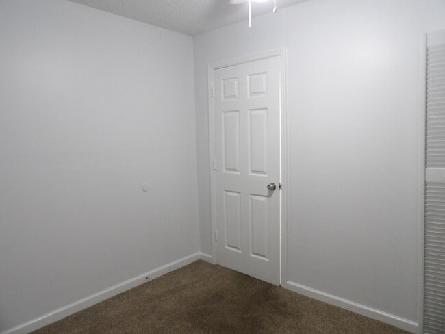 Building Photo - 4132 Palm Bay Cir