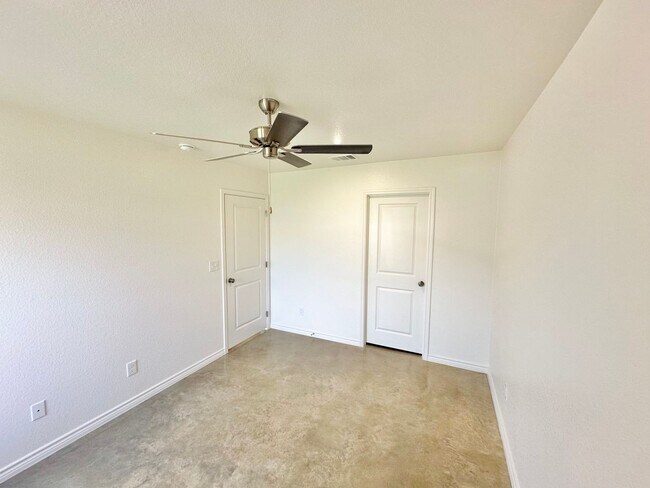 Building Photo - 506 Lost Trl