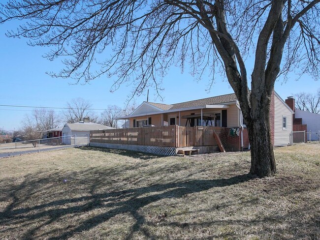 Building Photo - 626 Joyful St