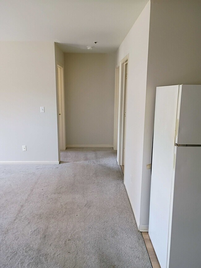 Building Photo - 1120 Minns Dr