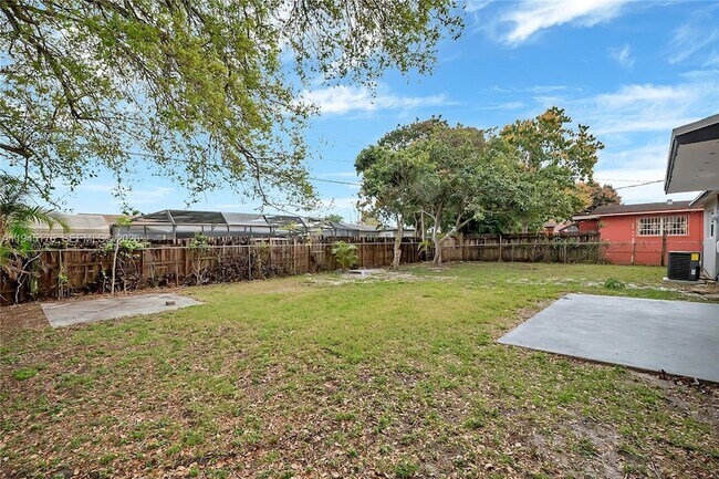 Building Photo - 18505 NW 23rd Ct