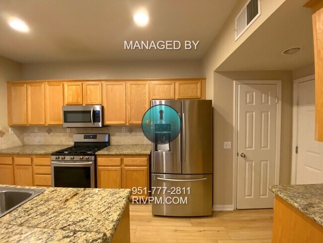 Building Photo - Gated community with pool/spa