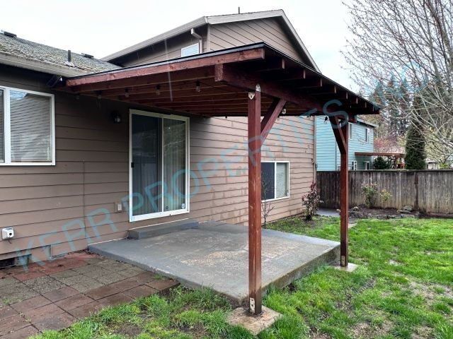Building Photo - Charming 3-Bed Oasis with 2.5 Baths in Sandy, OR – Spacious 1,542 Sq Ft Gem on Jade Glen Ave!