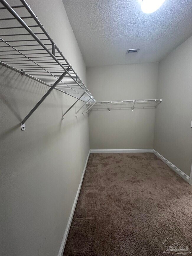 Building Photo - 4745 Dupont Cir