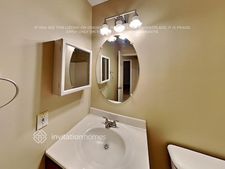 Building Photo - 11690 N 79th Dr