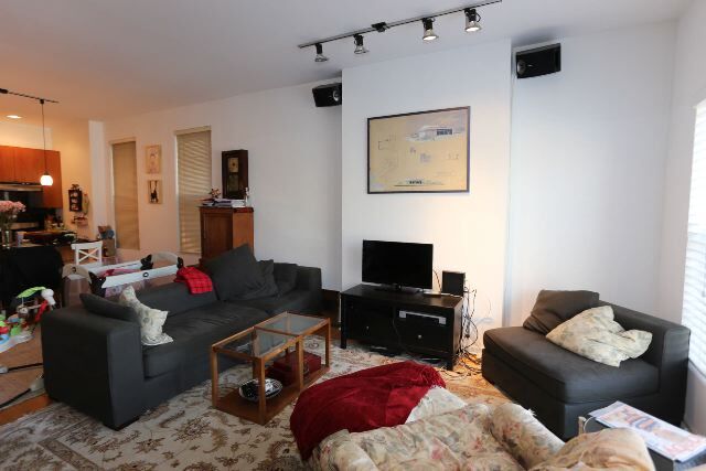 Building Photo - 1415 N Wicker Park Ave