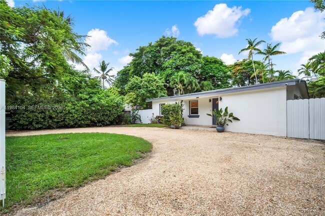 Building Photo - 6400 SW 62nd Ct