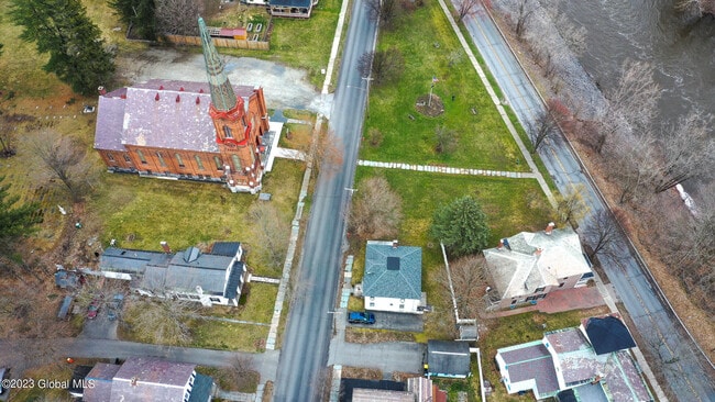 Building Photo - 48 Salem St