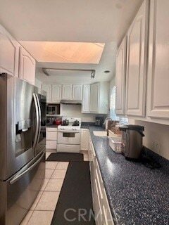 Building Photo - 1022 Birchcroft St E