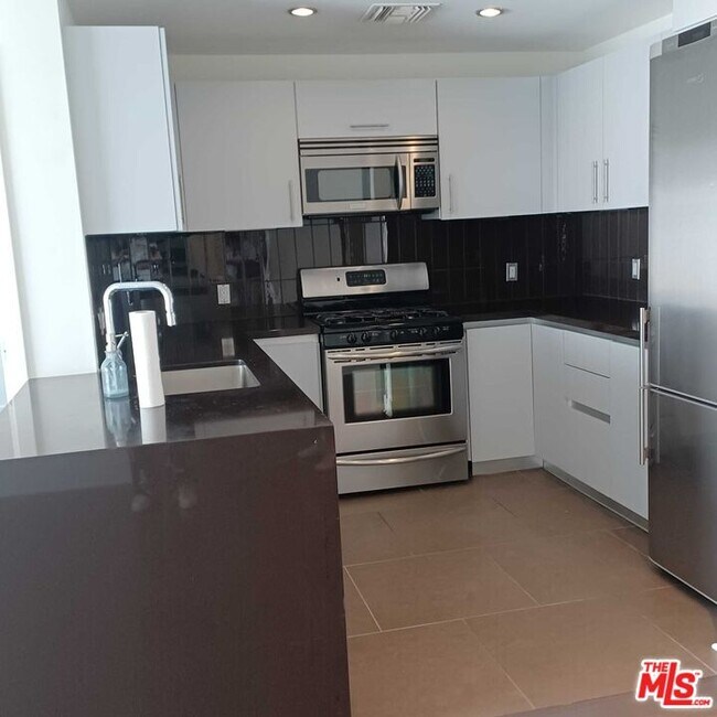 Building Photo - 1700 Sawtelle Blvd