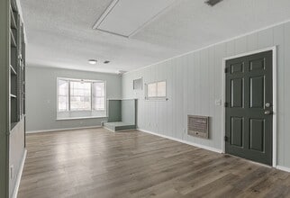 Building Photo - For Rent - Adorable 4BR 2BA house - East R...