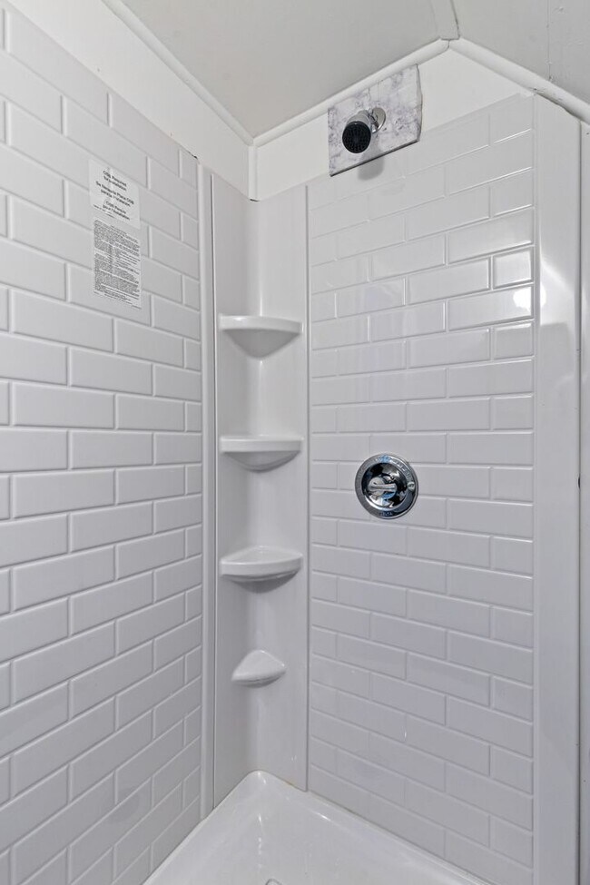 Building Photo - Seller Financing Available!