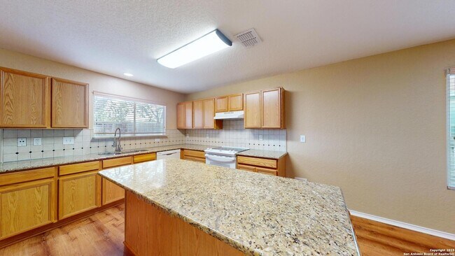 Building Photo - 117 Foxglove Pass