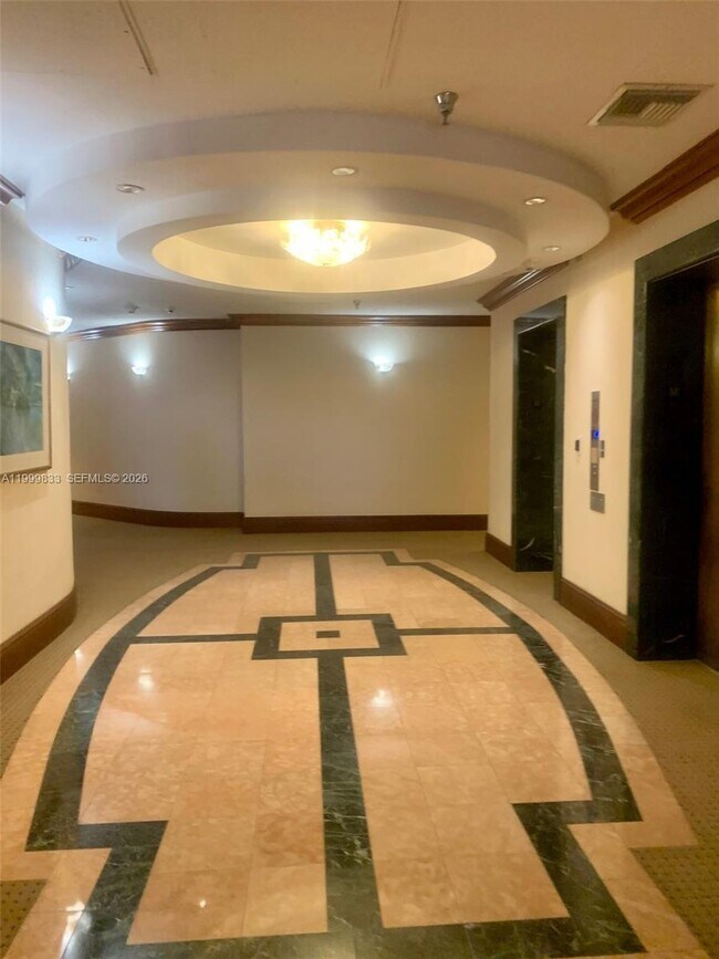 Building Photo - 5757 Collins Ave