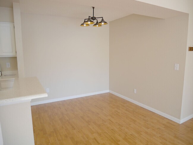 Building Photo - 7468 S Alkire St