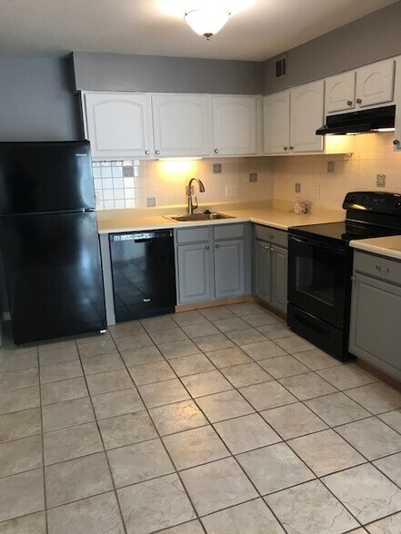 Building Photo - 7515 Triwoods Dr