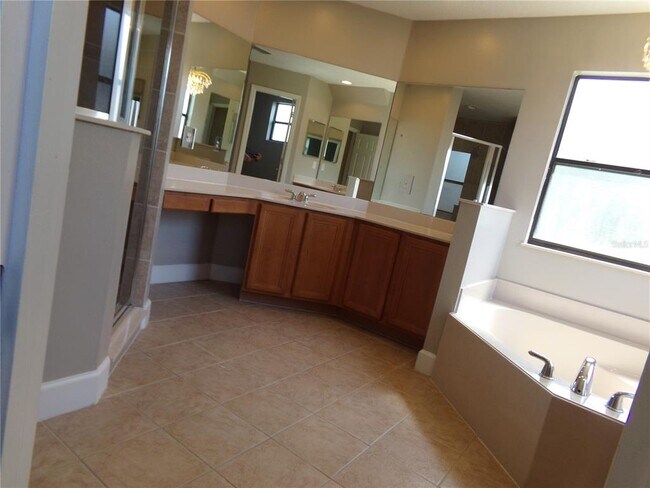 Building Photo - 721 Rantoul Ln