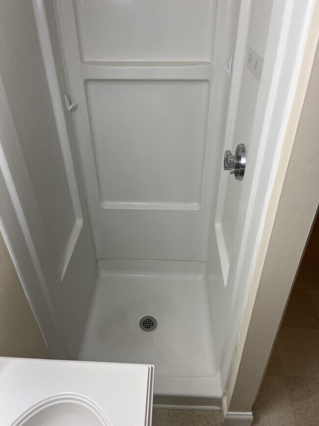 Building Photo - 3 City Ave