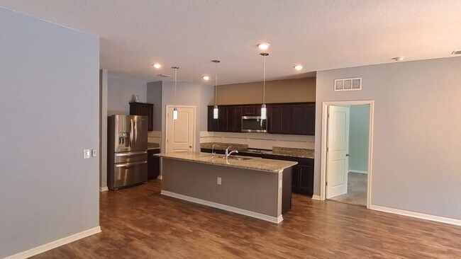 Building Photo - 3920 Loon Ln