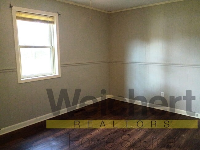 Building Photo - Comfortable 3-Bed, 2-Bath Rental in Quiet ...