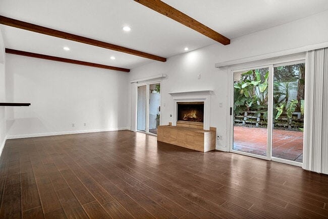 Building Photo - UPDATED LUXURY MALIBU CONDO!