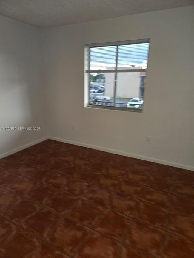 Building Photo - 6094 Forest Hill Blvd