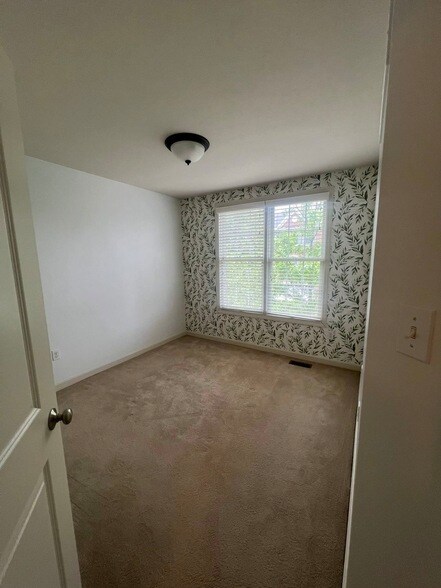 Building Photo - 409 Marshall Heights Dr