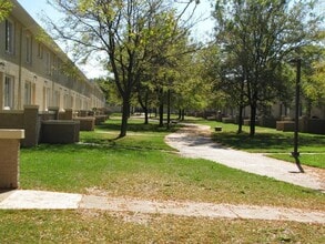 Building Photo - 128 S Edith St