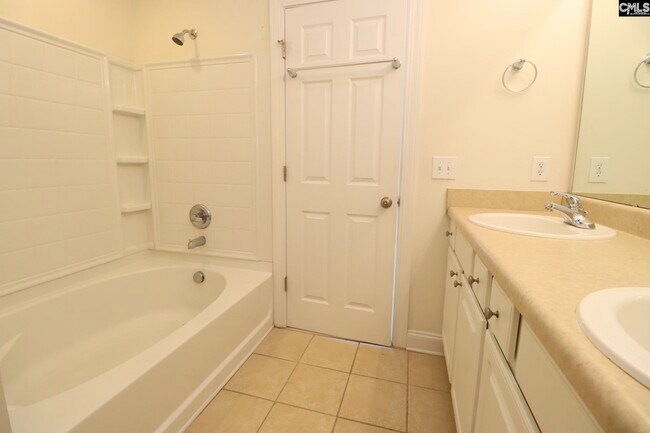 Building Photo - 15 Braiden Manor Rd