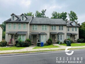 Building Photo - 2 BED, 2 BATH TOWNHOME WITH GARAGE AVAILABLE NOW!!!!!!!!!
