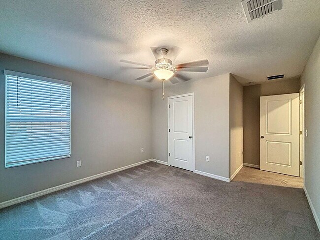 Building Photo - 7517 Samuel Ivy Dr