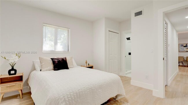 Building Photo - 2736 NW 21st Ave