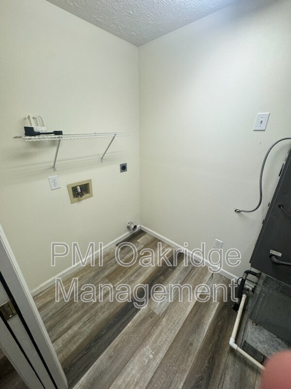 Building Photo - 130 Heather Rd