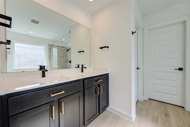 Building Photo - 29910 Ousel Falls Ln