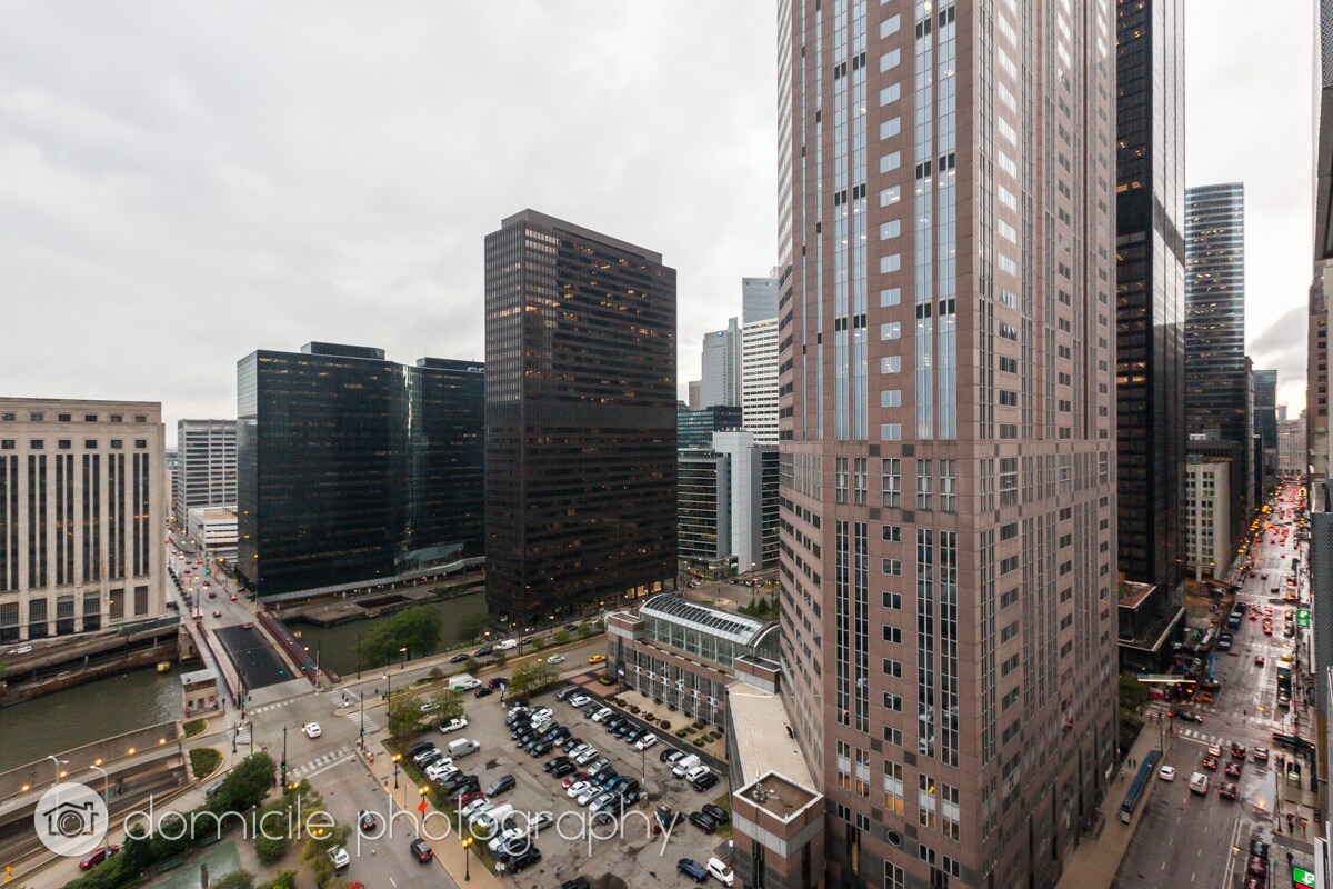 Building Photo - 235 W Van Buren St