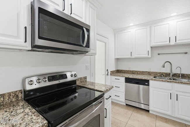 Building Photo - 7921 E Willetta St