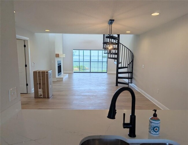 Building Photo - 3850 Mariners Walk