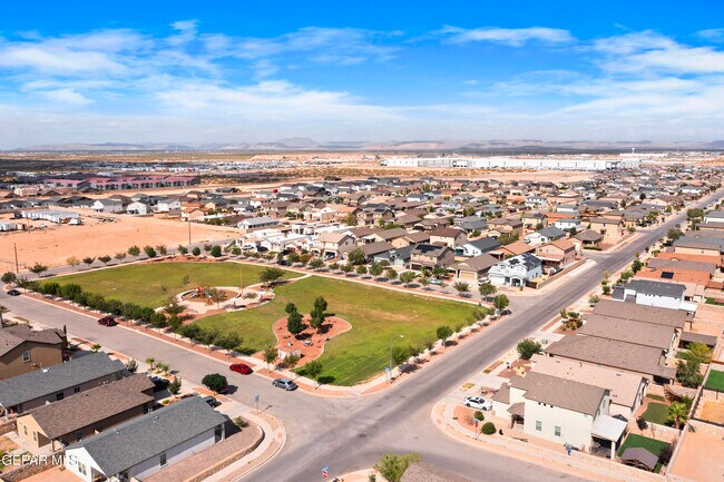 Building Photo - 12776 Runway Ave