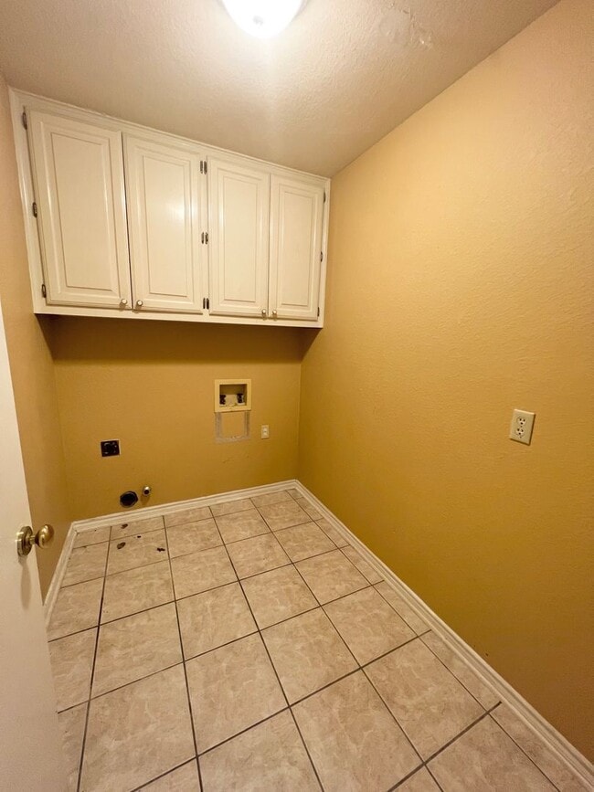 Building Photo - Beautiful Desoto Tx Home