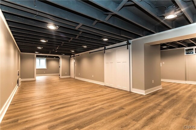 Building Photo - 87 Brown St