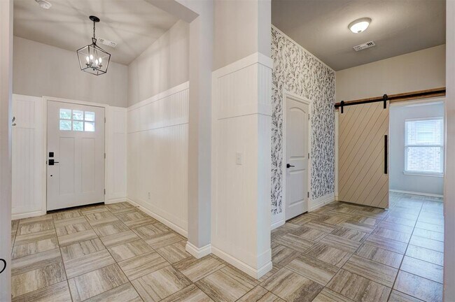 Building Photo - 12490 Native Hill Dr