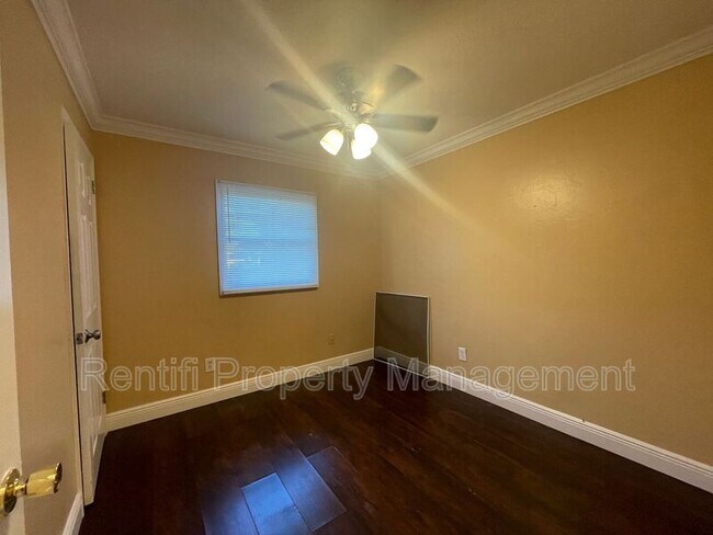 Building Photo - 44 Andora St