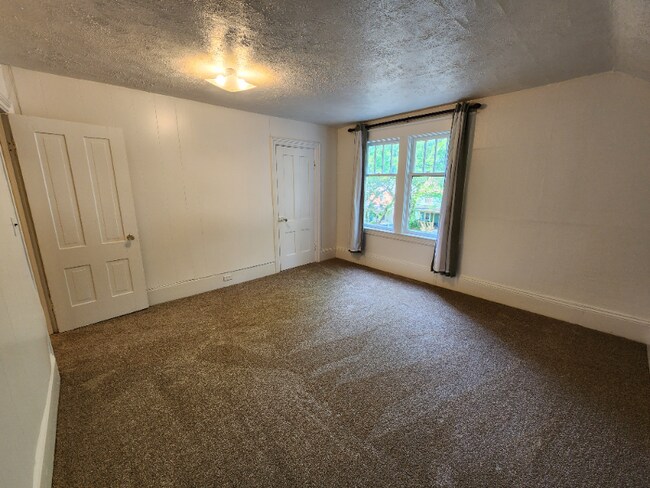 Building Photo - 42 Quimby St NE