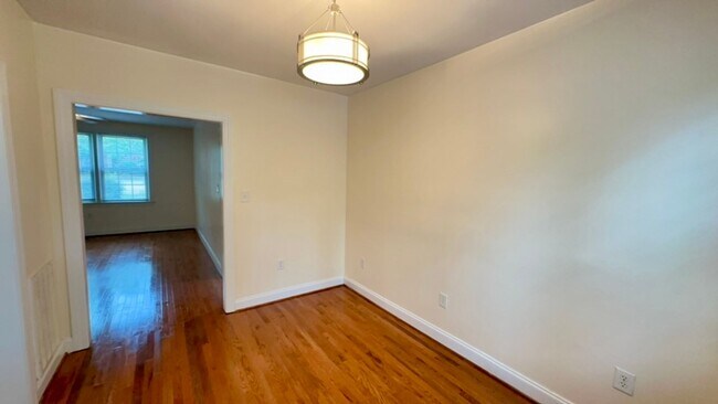 Building Photo - Bright & Modern 1-Bedroom Condo in Heathwood Court – Walkable & Inviting ~ Available May 2026!