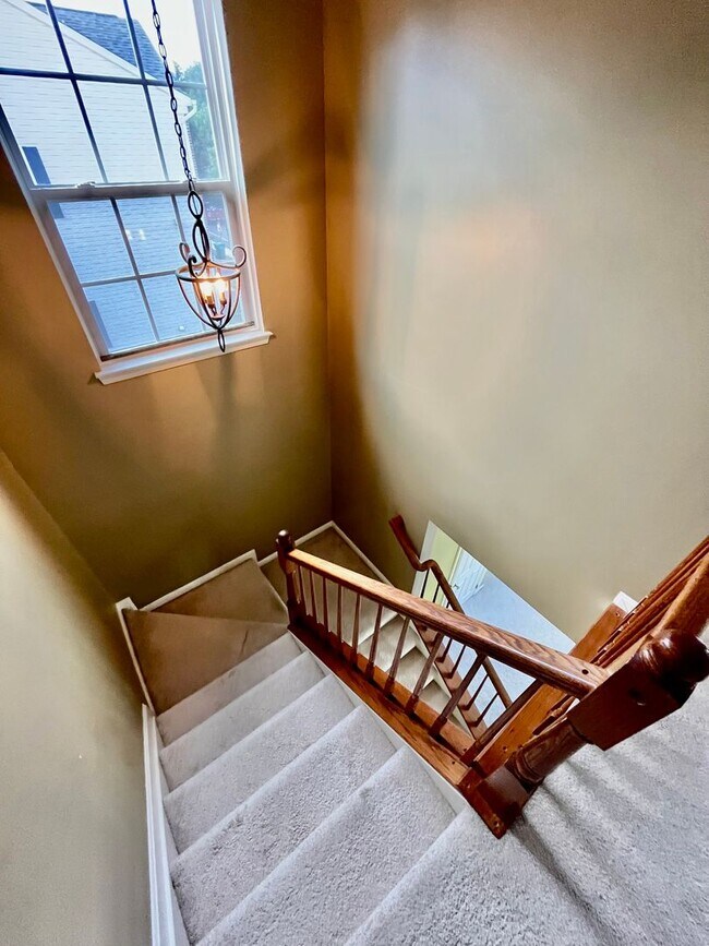 Building Photo - 44 Milestone Ct