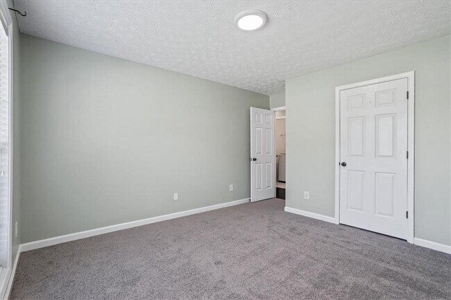 Building Photo - 2615 Snowcrest Pl