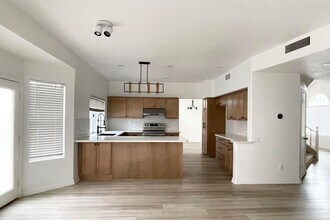 Building Photo - 11417 W Sage Ct