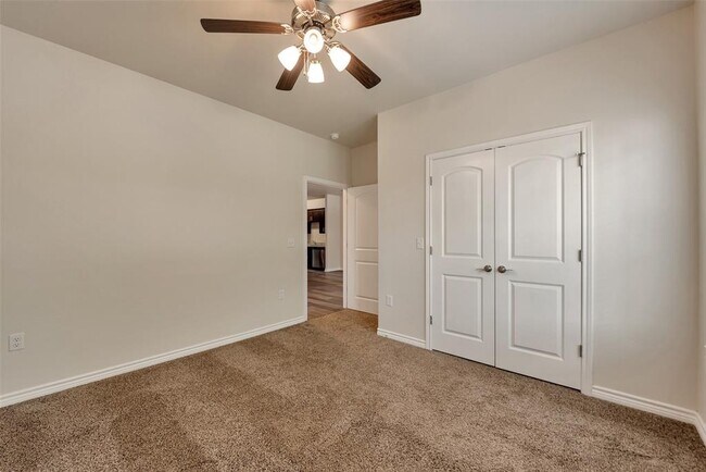 Building Photo - 203 Glade Bridge Ln