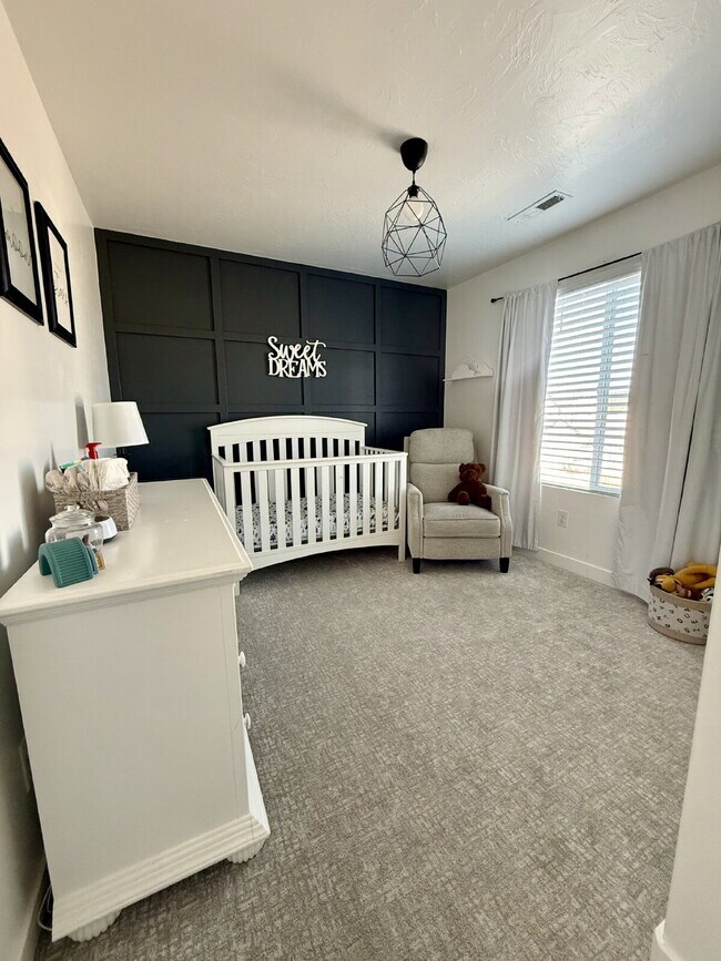 Building Photo - 623 S Jubilee Dr