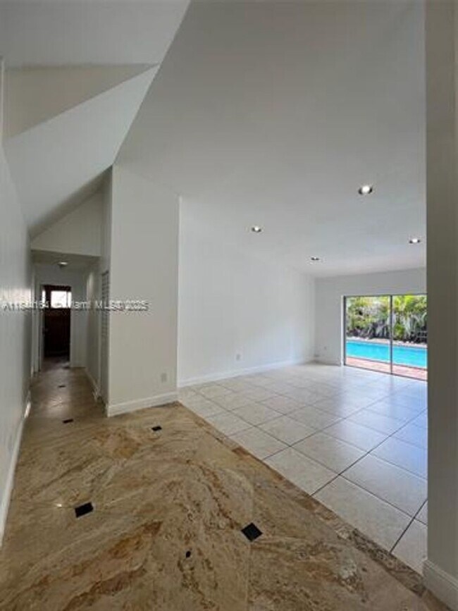 Building Photo - 10511 SW 145th Ct